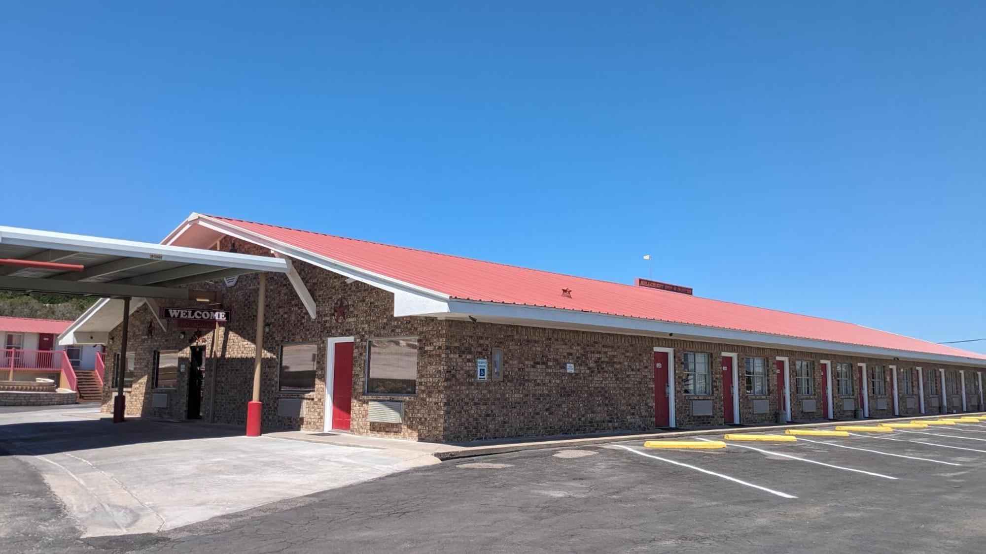 Hillcrest Inn & Suites Ozona Exterior photo