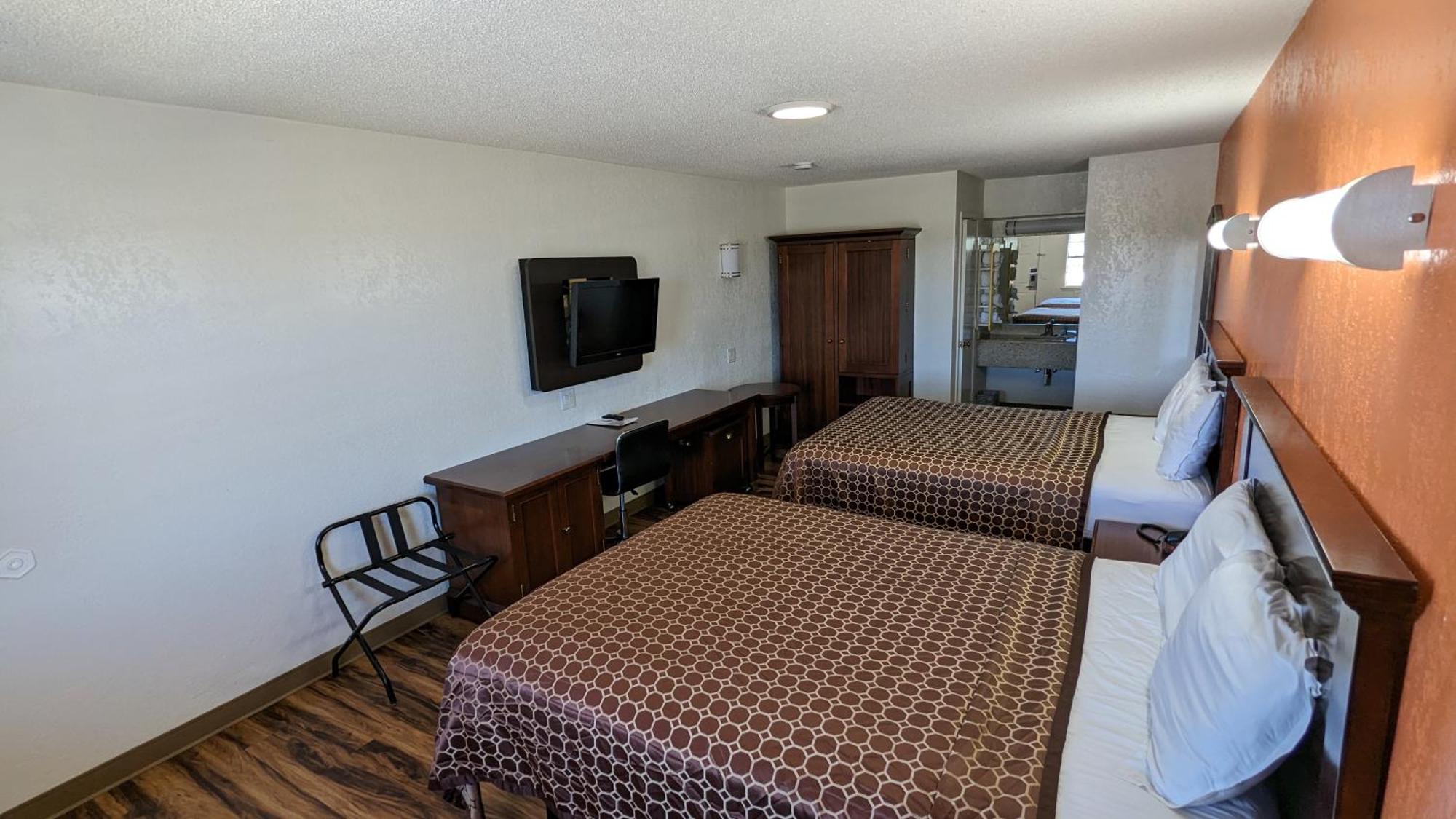 Hillcrest Inn & Suites Ozona Exterior photo