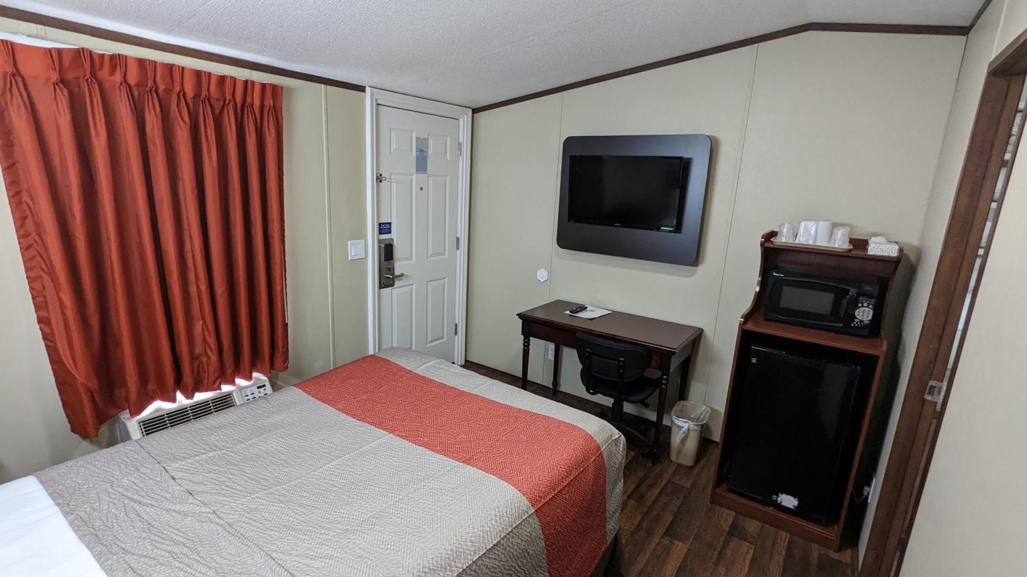 Hillcrest Inn & Suites Ozona Exterior photo